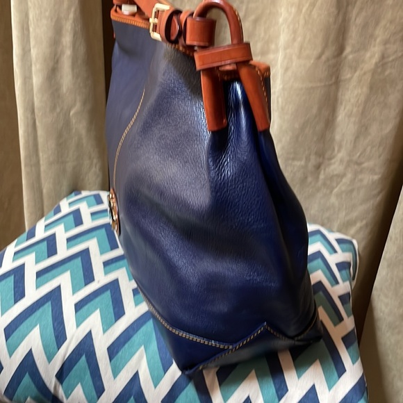 Dark blue Dooney And Bourke leather handbag - Picture 3 of 7